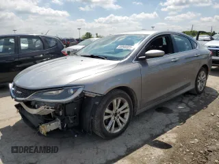 2015 Chrysler 200 Limited z VIN 1C3CCCAB9FN692653, wystawiony jako Copart lot #55940325 z przebiegiem 138 647 mil mil oraz Szkoda całkowita • Salvage title. Historia ofert i sprzedaży dostępna na DreamBid. Obrazek 1.
