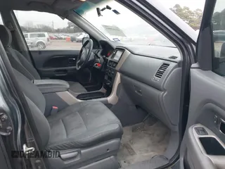 2006 Honda Pilot LX z VIN 5FNYF28136B049911, wystawiony jako IAAI lot #41463064 z przebiegiem 233 734 mil mil oraz . Historia ofert i sprzedaży dostępna na DreamBid. Obrazek 5.