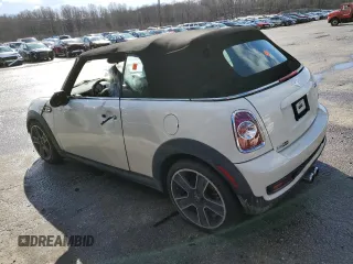 2011 MINI Convertible S z VIN WMWZP3C59BT249049, wystawiony jako Copart lot #43482275 z przebiegiem 148 283 mil mil oraz Szkoda całkowita • Salvage title. Historia ofert i sprzedaży dostępna na DreamBid. Obrazek 2.