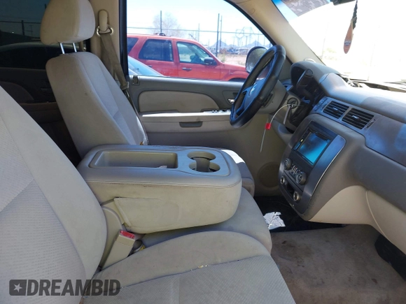 2007 Chevrolet Tahoe LT with VIN 1GNFC13J97R109677, listed as a IAAI auction lot 42493268 with 233,758 mi miles and . Bid and sale history available at DreamBid. Image 5.