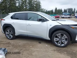 2023 Subaru Solterra Premium с VIN JTMABABA6PA031333, выставлен на аукционе IAAI как лот 42267317 с пробегом 9 961 миль миль и . История ставок и продаж доступна на DreamBid. Изображение 13.