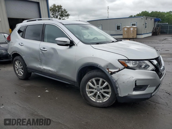 2020 Nissan Rogue SV z VIN KNMAT2MV6LP508093, wystawiony jako Copart lot #57866785 z przebiegiem 101 896 mil mil oraz Szkoda całkowita • Salvage title. Historia ofert i sprzedaży dostępna na DreamBid. Obrazek 4.