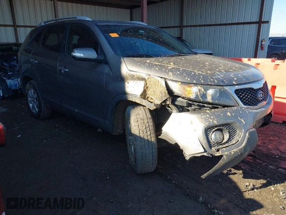 2013 Kia Sorento LX with VIN 5XYKT3A63DG399653, listed as a IAAI auction lot 41323730 with 194,001 mi miles. Bid and sale history available at carsss.com. Image 1.
