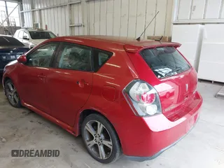 2009 Pontiac Vibe GT z VIN 5Y2SR670X9Z477258, wystawiony jako IAAI lot #42247743 z przebiegiem 213 002 mil mil oraz . Historia ofert i sprzedaży dostępna na DreamBid. Obrazek 3.