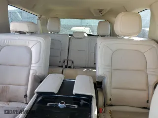 2019 Lincoln Navigator L Reserve with VIN 5LMJJ3LT2KEL14398, listed as a Copart auction lot 77455714 with 0 mi miles and Salvage Title. Bid and sale history available at carsss.com. Image 10.