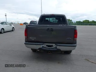2006 Ford F-250 XL z VIN 1FTSW215X6ED62071, wystawiony jako IAAI lot #42416841 z przebiegiem 240 855 mil mil oraz . Historia ofert i sprzedaży dostępna na DreamBid. Obrazek 17.
