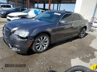 2018 Chrysler 300 Limited z VIN 2C3CCAEG7JH136773, wystawiony jako Copart lot #55162135 z przebiegiem 103 077 mil mil oraz Szkoda całkowita • Salvage title. Historia ofert i sprzedaży dostępna na DreamBid. Obrazek 1.