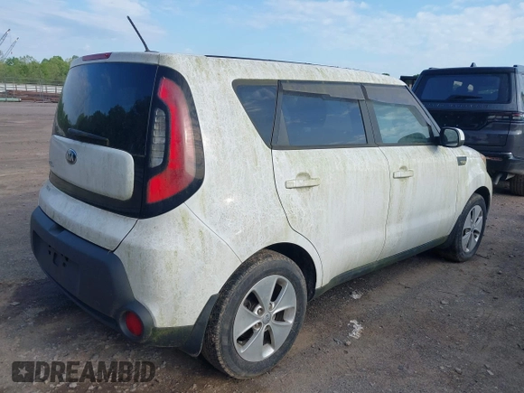2014 Kia Soul with VIN KNDJN2A20E7011516, listed as a IAAI auction lot 42101150 with 118,288 mi miles. Bid and sale history available at carsss.com. Image 4.