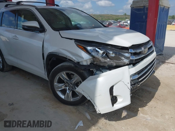 2018 Toyota Highlander Limited with VIN 5TDYZRFH8JS235979, listed as a IAAI auction lot 42324061 with 60,230 mi miles and . Bid and sale history available at DreamBid. Image 6.