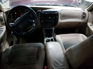2000 Ford Explorer XLT z VIN 1FMZU83P9YUB00147, wystawiony jako Copart lot #53333565 z przebiegiem 261 828 mil mil oraz Czysty tytuł • Clean title. Historia ofert i sprzedaży dostępna na DreamBid. Obrazek 8.