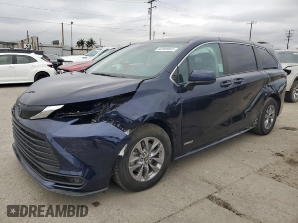 2021 Toyota Sienna LE с VIN 5TDKRKEC6MS013416, выставлен на аукционе Copart как лот 53908805 с пробегом 93 170 миль миль и Списание • Salvage title. История ставок и продаж доступна на DreamBid. Изображение 1.