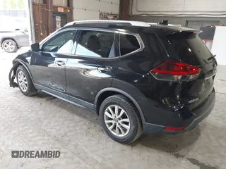 2018 Nissan Rogue SV z VIN KNMAT2MV7JP610600, wystawiony jako IAAI lot #42171714 z przebiegiem 70 299 mil mil oraz . Historia ofert i sprzedaży dostępna na DreamBid. Obrazek 3.