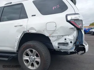 2024 Toyota 4Runner SR5 Premium with VIN JTENU5JR4R6243479, listed as a IAAI auction lot 42068243 with 17,533 mi miles. Bid and sale history available at carsss.com. Image 6.