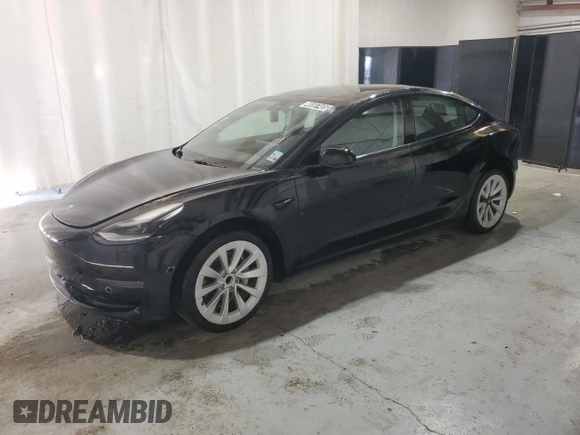 2022 Tesla Model 3 z VIN 5YJ3E1EA1NF286584, wystawiony jako Copart lot #48597405 z przebiegiem 83 340 mil mil oraz Czysty tytuł • Clean title. Historia ofert i sprzedaży dostępna na DreamBid. Obrazek 1.