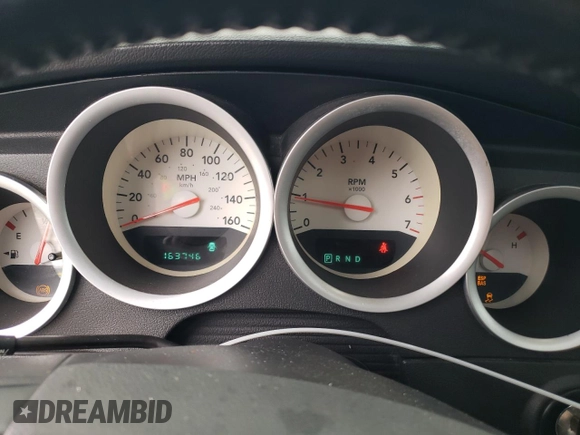 2007 Dodge Magnum R/T z VIN 2D4GV57267H853466, wystawiony jako Copart lot #71221914 z przebiegiem 163 746 mil mil oraz Szkoda całkowita • Salvage title. Historia ofert i sprzedaży dostępna na DreamBid. Obrazek 9.