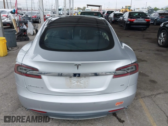 2014 Tesla Model S 60 with VIN 5YJSA1H12EFP32213, listed as a IAAI auction lot 42194085 with 56,071 mi miles and . Bid and sale history available at DreamBid. Image 17.
