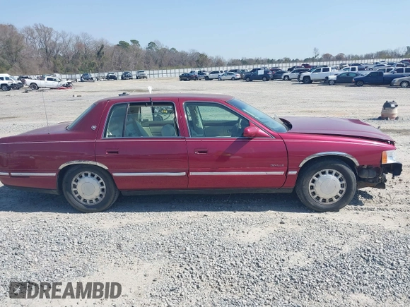 1999 Cadillac DeVille z VIN 1G6KD54Y8XU771788, wystawiony jako IAAI lot #41734590 z przebiegiem 84 302 mil mil oraz . Historia ofert i sprzedaży dostępna na DreamBid. Obrazek 13.