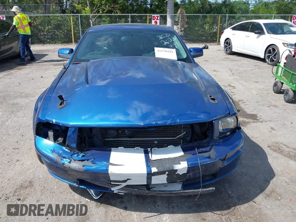 2008 Ford Mustang GT Deluxe z VIN 1ZVHT82H585192023, wystawiony jako IAAI lot #42170182 z przebiegiem 109 946 mil mil oraz . Historia ofert i sprzedaży dostępna na DreamBid. Obrazek 12.