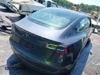 2023 Tesla Model 3 z VIN 5YJ3E1EA7PF413311, wystawiony jako IAAI lot #42442055 z przebiegiem 25 270 mil mil oraz . Historia ofert i sprzedaży dostępna na DreamBid. Obrazek 4.