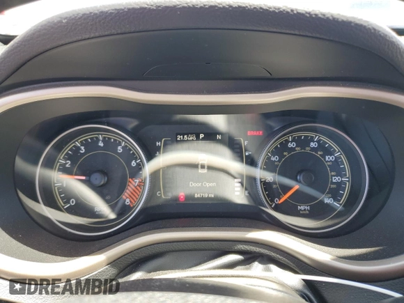 2015 Jeep Cherokee Latitude с VIN 1C4PJMCS9FW675416, выставлен на аукционе Copart как лот 60248815 с пробегом 84 719 миль миль и Списание • Salvage title. История ставок и продаж доступна на DreamBid. Изображение 9.