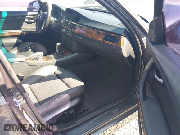 2007 BMW 3 Series 328i z VIN WBAVA33577PV67655, wystawiony jako IAAI lot #42036424 z przebiegiem 217 957 mil mil oraz . Historia ofert i sprzedaży dostępna na DreamBid. Obrazek 5.