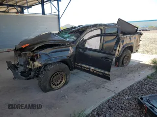 2019 Toyota Tacoma SR z VIN 3TMCZ5AN2KM233159, wystawiony jako Copart lot #55337975 z przebiegiem Nie podano mil oraz Szkody całkowita. Historia ofert i sprzedaży dostępna na DreamBid. Obrazek 1.