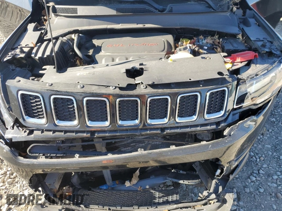 2019 Jeep Compass Latitude with VIN 3C4NJDBB0KT641860, listed as a Copart auction lot 83894084 with 87,230 mi miles and Salvage Title. Bid and sale history available at carsss.com. Image 13.