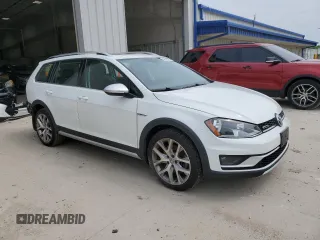 2017 Volkswagen Golf S z VIN 3VWH17AU5HM522302, wystawiony jako Copart lot #60602365 z przebiegiem 93 985 mil mil oraz Nie do naprawy • Non repairable. Historia ofert i sprzedaży dostępna na DreamBid. Obrazek 4.