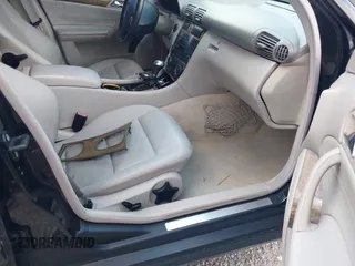 2007 Mercedes-Benz C 230 Sport с VIN WDBRF52H47E024464, выставлен на аукционе IAAI как лот 42542028 с пробегом 213 392 миль миль и . История ставок и продаж доступна на DreamBid. Изображение 5.