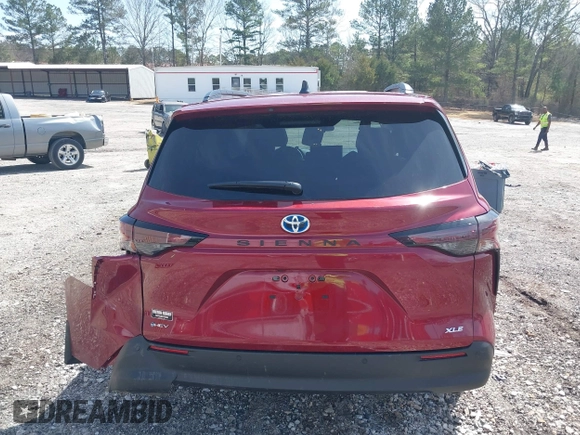 2025 Toyota Sienna XLE with VIN 5TDYRKEC7SS236507, listed as a IAAI auction lot 41635251 with 2,422 mi miles and . Bid and sale history available at DreamBid. Image 17.