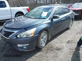 2013 Nissan Altima SV with VIN 1N4AL3AP0DC274396, listed as a IAAI auction lot 41985903 with 189,465 mi miles and . Bid and sale history available at carsss.com. Image 17.