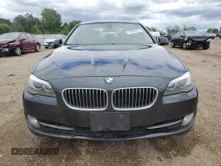 2013 BMW 5 Series 528i xDrive z VIN WBAXH5C59DD112318, wystawiony jako Copart lot #57650125 z przebiegiem 106 189 mil mil oraz Szkoda całkowita • Salvage title. Historia ofert i sprzedaży dostępna na DreamBid. Obrazek 5.
