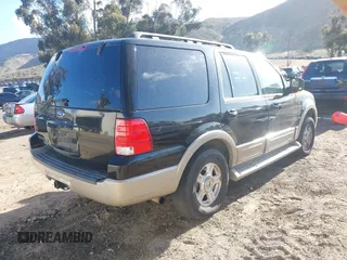 2006 Ford Expedition Eddie Bauer with VIN 1FMPU17566LA82636, listed as a IAAI auction lot 41701275 with 115,076 mi miles. Bid and sale history available at carsss.com. Image 4.
