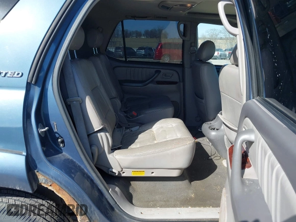 2007 Toyota Sequoia Limited with VIN 5TDBT48A97S279217, listed as a IAAI auction lot 41800633 with 264,945 mi miles and . Bid and sale history available at DreamBid. Image 8.