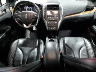 2017 Lincoln MKC Select z VIN 5LMCJ2D96HUL45867, wystawiony jako Copart lot #57597325 z przebiegiem 73 147 mil mil oraz Szkoda całkowita • Salvage title. Historia ofert i sprzedaży dostępna na DreamBid. Obrazek 8.