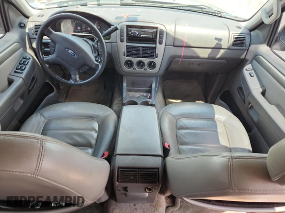2004 Ford Explorer XLT z VIN 1FMZU63K84ZA25995, wystawiony jako Copart lot #64020595 z przebiegiem 239 155 mil mil oraz Szkoda całkowita • Salvage title. Historia ofert i sprzedaży dostępna na DreamBid. Obrazek 8.