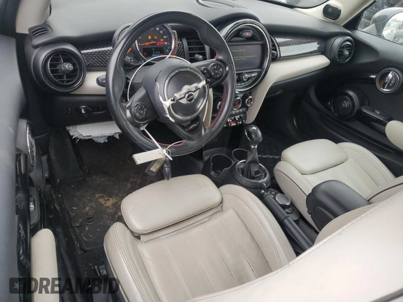 2016 MINI Hardtop S with VIN WMWXP7C55G3B92633, listed as a Copart auction lot 47946985 with 112,104 mi miles and Salvage title. Bid and sale history available at DreamBid. Image 8.