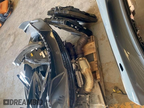2018 McLaren 720S z VIN SBM14DCA3JW001315, wystawiony jako Copart lot #78193064 z przebiegiem Nie podano mil oraz Szkody całkowita. Historia ofert i sprzedaży dostępna na DreamBid. Obrazek 10.