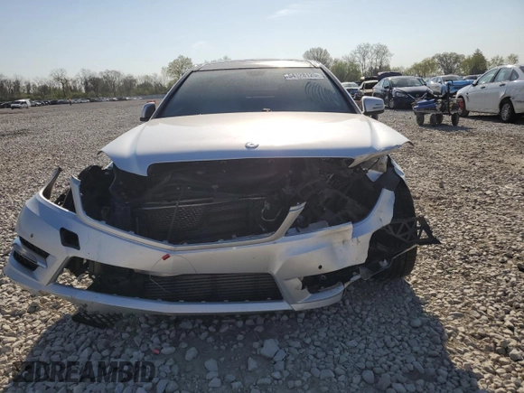 2013 Mercedes-Benz C 250 с VIN WDDGJ4HB9DG010716, выставлен на аукционе Copart как лот 54128125 с пробегом 137 915 миль миль и Списание • Salvage title. История ставок и продаж доступна на DreamBid. Изображение 5.