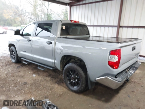 2019 Toyota Tundra 2WD SR5 with VIN 5TFEY5F15KX253952, listed as a IAAI auction lot 40802742 with 110,465 mi miles. Bid and sale history available at carsss.com. Image 3.
