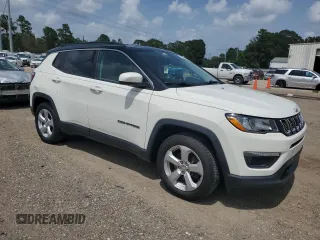 2018 Jeep Compass Latitude with VIN 3C4NJCBB3JT145069, listed as a Copart auction lot 61859665 with 68,476 mi miles and Salvage title. Bid and sale history available at DreamBid. Image 4.