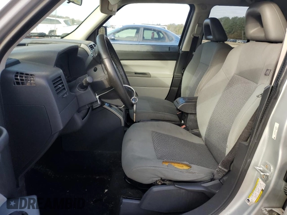 2007 Jeep Patriot Sport with VIN 1J8FT28W57D272626, listed as a Copart auction lot 84927144 with 287,688 mi miles and Salvage Title. Bid and sale history available at DreamBid. Image 7.