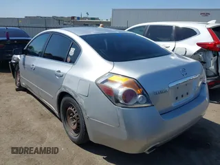 2009 Nissan Altima SL with VIN 1N4AL21E99C178184, listed as a IAAI auction lot 42386747 with 202,755 mi miles and . Bid and sale history available at DreamBid. Image 3.