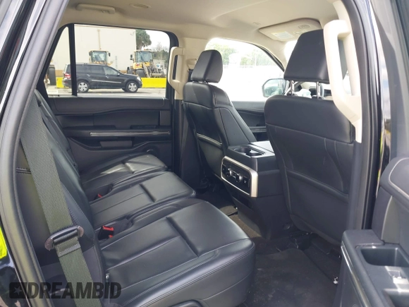 2022 Ford Expedition XLT with VIN 1FMJU1JT9NEA67323, listed as a IAAI auction lot 41628599 with 34,513 mi miles. Bid and sale history available at carsss.com. Image 8.