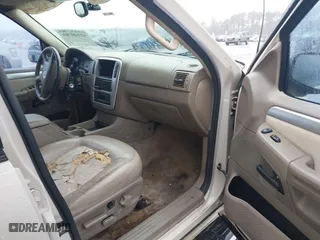 2005 Mercury Mountaineer Convenience with VIN 4M2DU66W95ZJ00759, listed as a IAAI auction lot 41540789 with 223,520 mi miles. Bid and sale history available at carsss.com. Image 5.