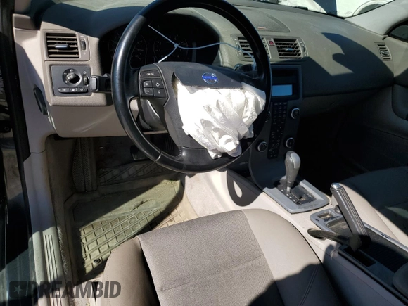 2010 Volvo C30 z VIN YV1672MK0A2183378, wystawiony jako Copart lot #76597384 z przebiegiem 180 428 mil mil oraz Szkoda całkowita • Salvage title. Historia ofert i sprzedaży dostępna na DreamBid. Obrazek 8.
