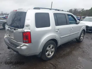 2009 Honda Pilot EX-L with VIN 5FNYF486X9B028209, listed as a IAAI auction lot 41959805 with 264,728 mi miles and . Bid and sale history available at carsss.com. Image 4.