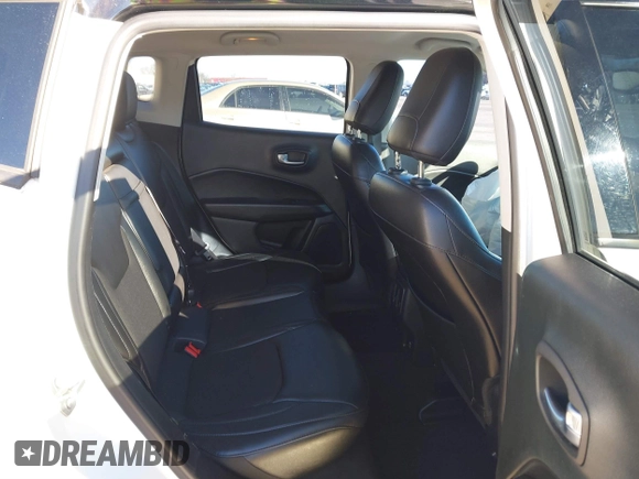 2018 Jeep Compass Latitude with VIN 3C4NJCBB3JT407916, listed as a IAAI auction lot 41333657 with 84,929 mi miles. Bid and sale history available at carsss.com. Image 8.