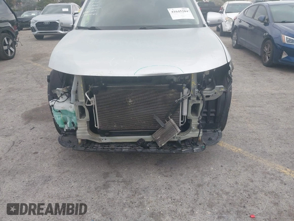 2020 Mitsubishi Outlander SE with VIN JA4AD3A38LZ025290, listed as a IAAI auction lot 41645284 with 81,044 mi miles and . Bid and sale history available at DreamBid. Image 6.