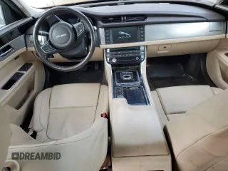 2016 Jaguar XF 35t Premium with VIN SAJBD4BV0GCY24278, listed as a Copart auction lot 80943394 with 52,179 mi miles and Salvage Title. Bid and sale history available at carsss.com. Image 8.